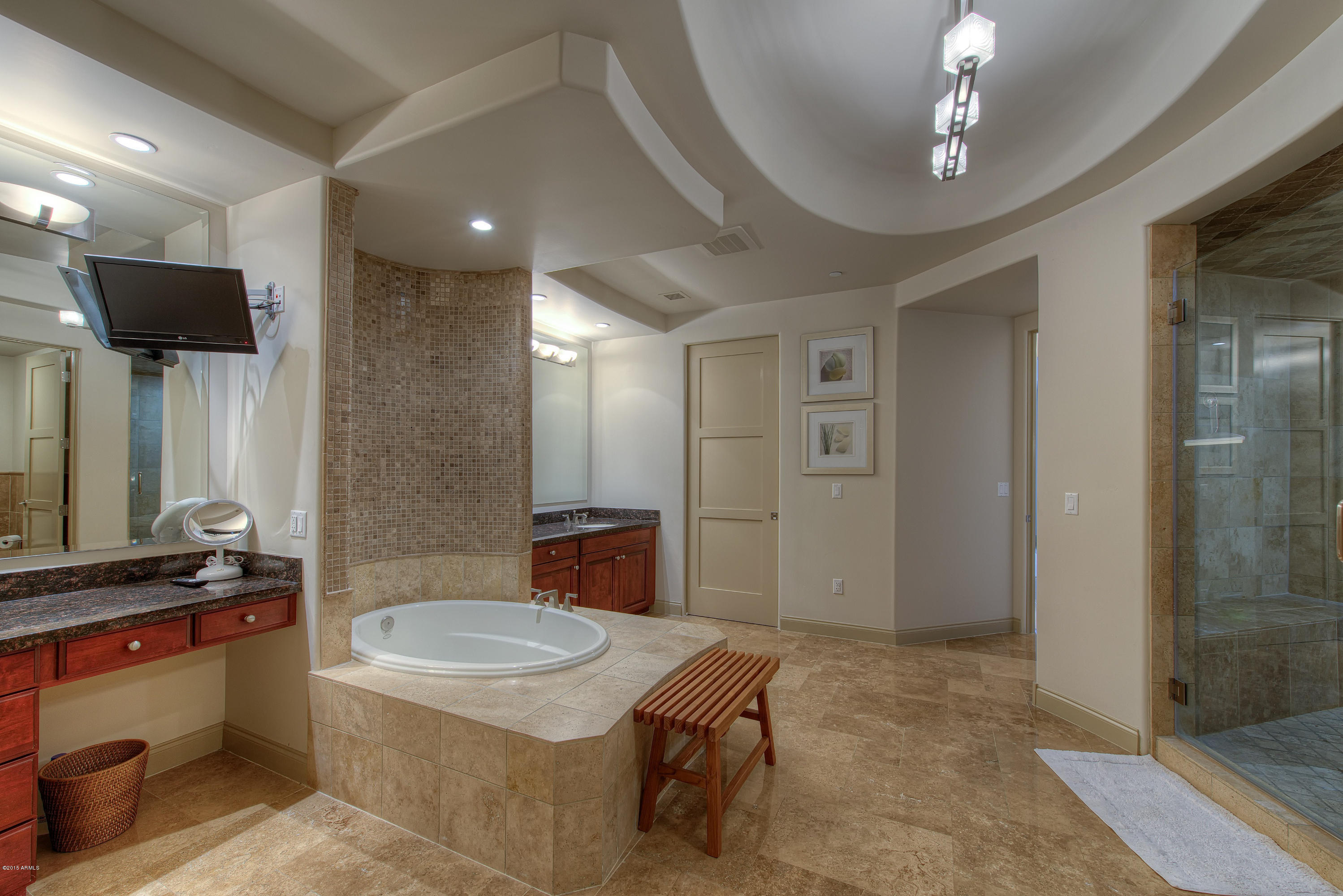 8 Biltmore Estate, Unit 213 Phoenix, AZ 85016 - Photo 14 of 25 017_Master Shower and Tub