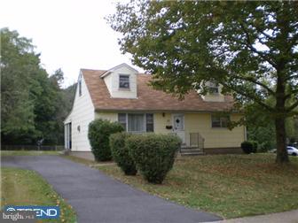17 Bittersweet Road Ewing, NJ 08638 - Photo 1 of 9 Exterior Front
