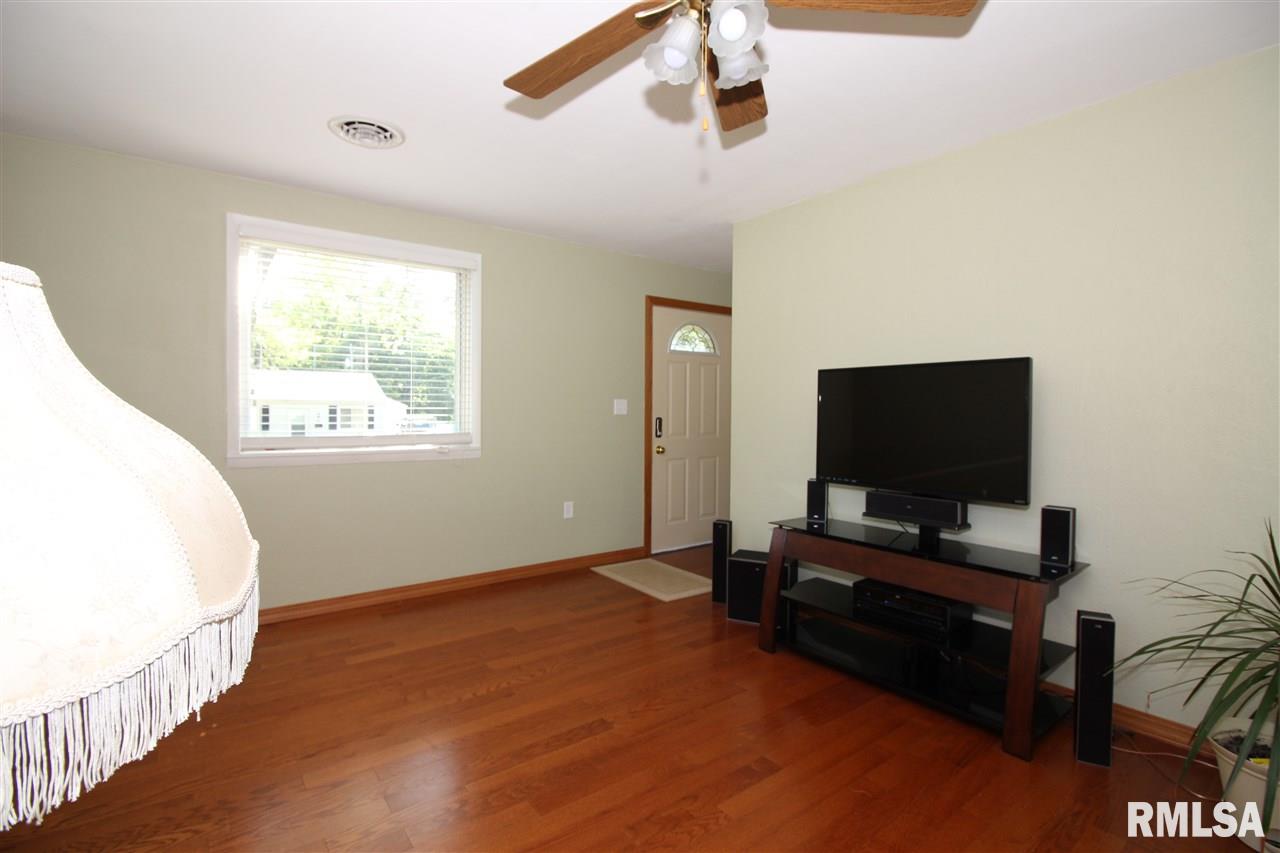 303 Grant Road Marquette Heights, IL 61554 - Photo 3 of 23 Gallery Image 3