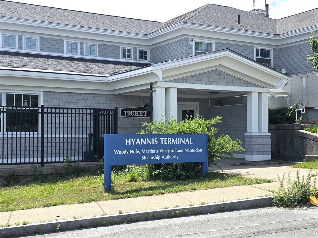 110 School Street, Unit E202 Barnstable, MA 02601 - Photo 2 of 6