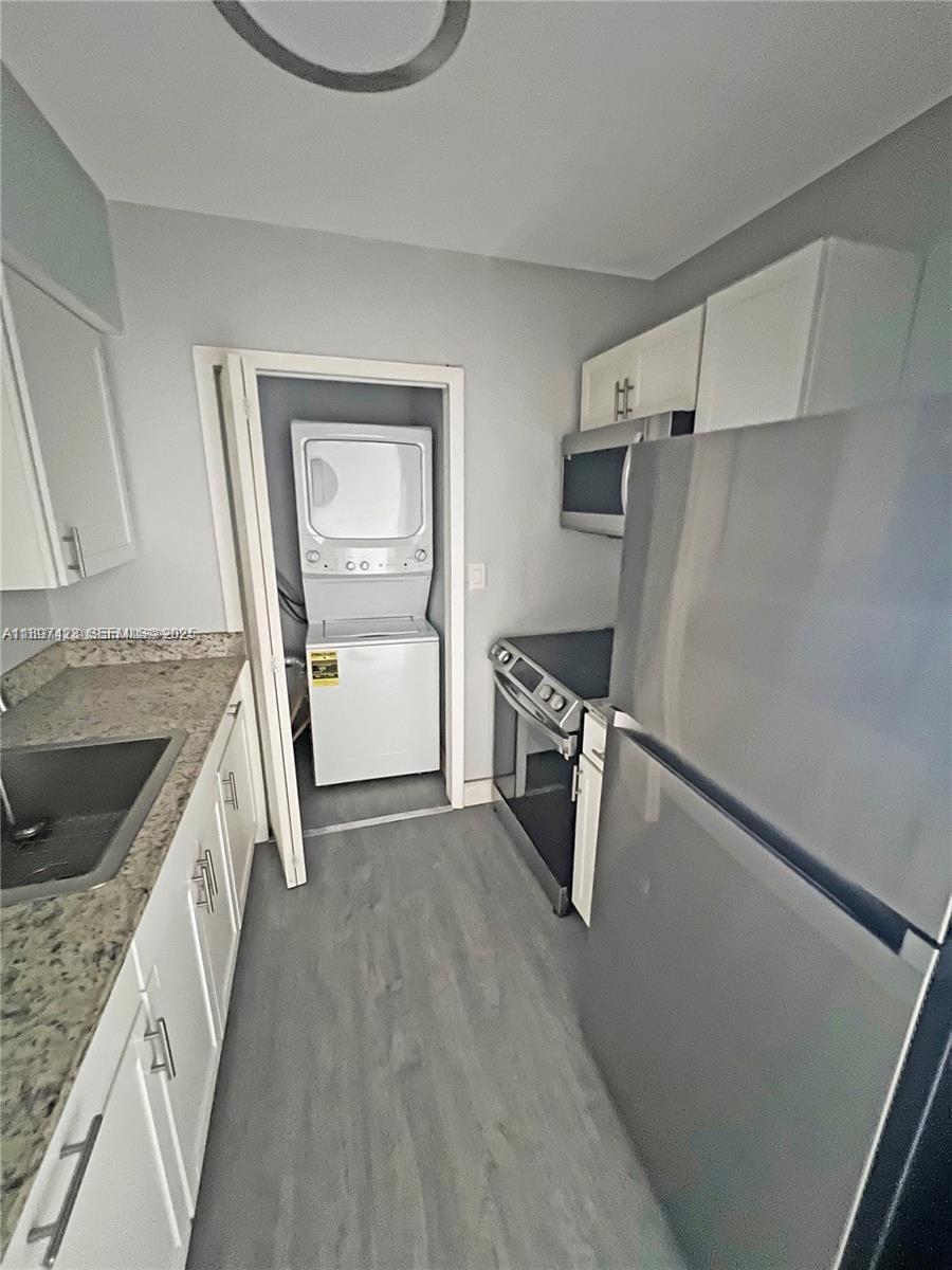 2785 Southwest 33rd Court Miami, FL 33133 - Photo 9 of 16 Photo 9