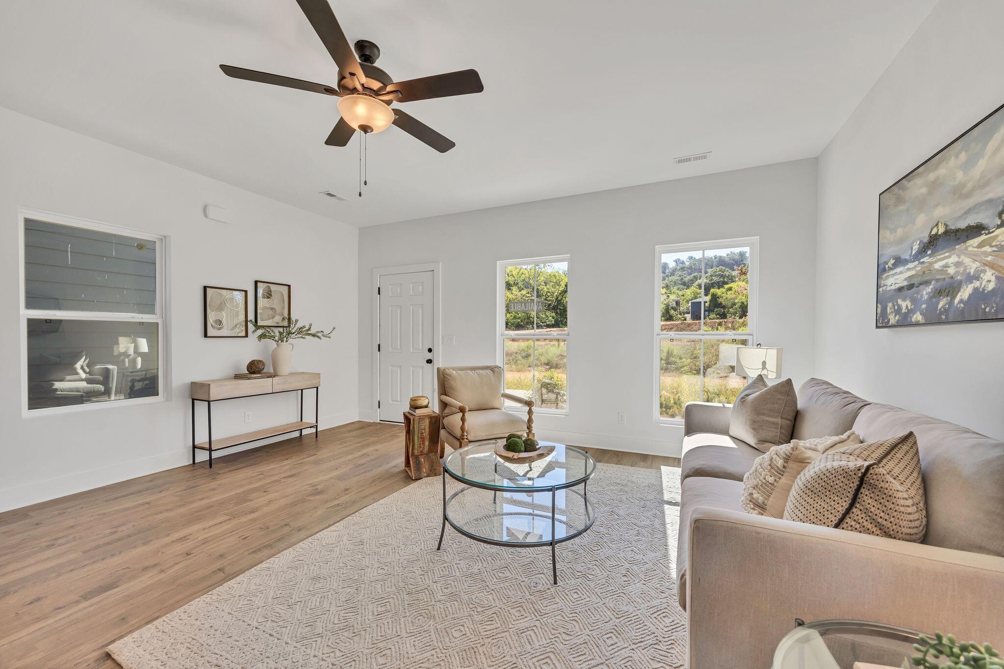 1809 Cotton Way Chattanooga, TN 37404 - Photo 7 of 27 a living room with furniture