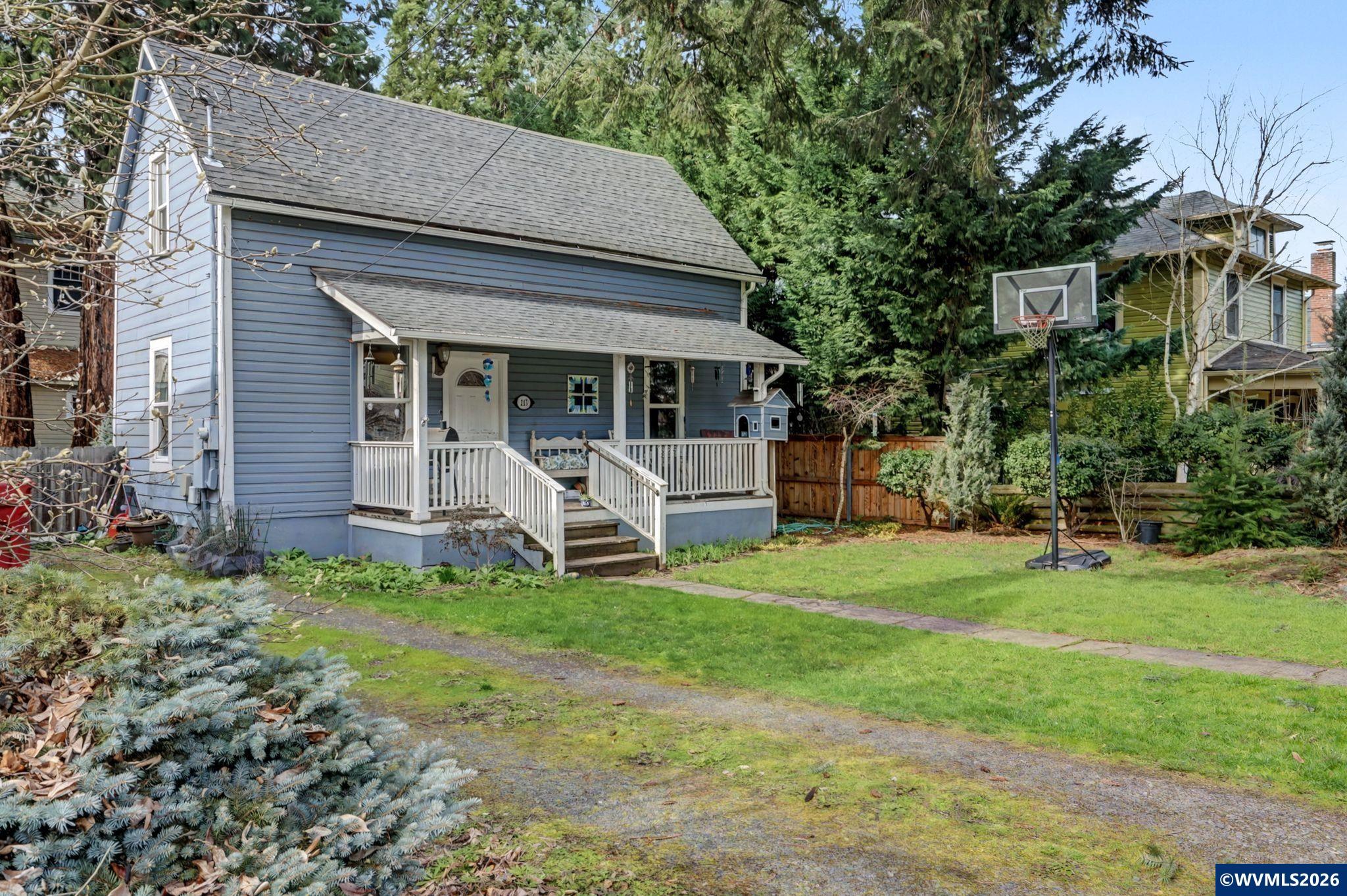 213 Mill Street Silverton, OR 97381 - Photo 2 of 30