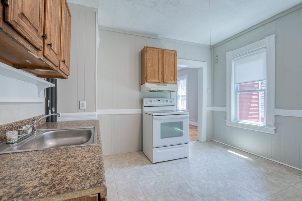 50 Dawes Street Springfield, MA 01109 - Photo 2 of 20 Gallery Image 2