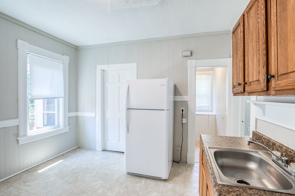 50 Dawes Street Springfield, MA 01109 - Photo 5 of 20 Gallery Image 5