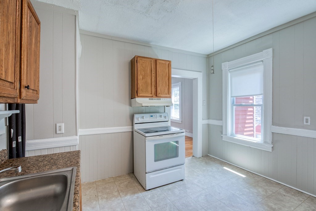 50 Dawes Street Springfield, MA 01109 - Photo 6 of 20 Gallery Image 6