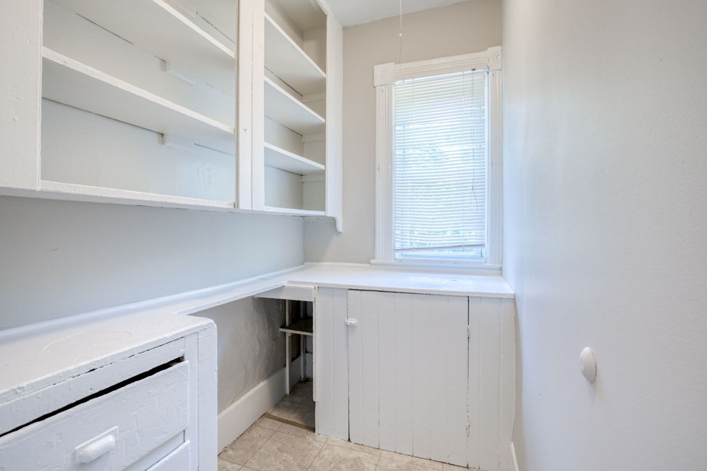 50 Dawes Street Springfield, MA 01109 - Photo 7 of 20 Gallery Image 7