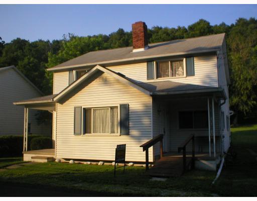 122 Redrow Road Smithton, PA 15479 - Photo 1 of 6 Exterior Front.