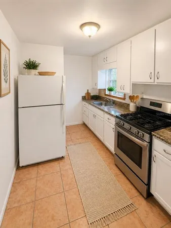 $3,195 | 935 17th Avenue South, St. Petersburg, FL 33705