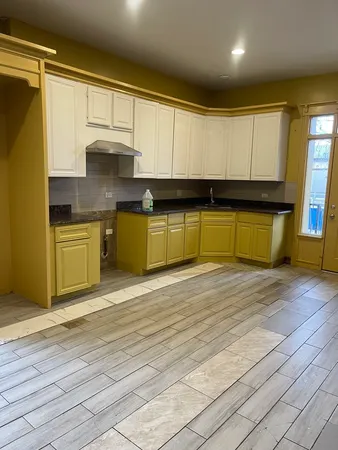 $1,700 | 3341 West Walnut Street, Unit 1, Chicago, IL 60624