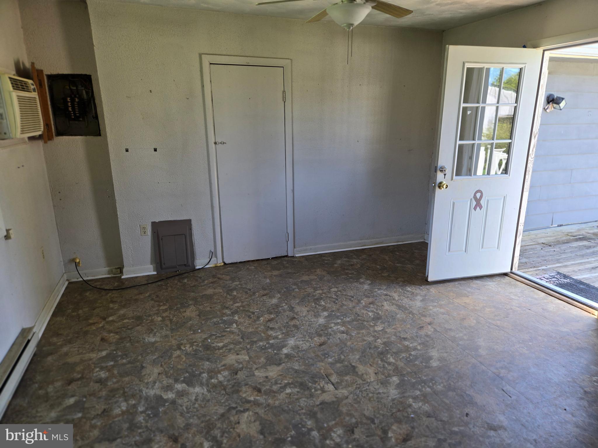 4222 R Upper Beckleysville Road Hampstead, MD 21074 - Photo 20 of 27 LIVING ROOM 3