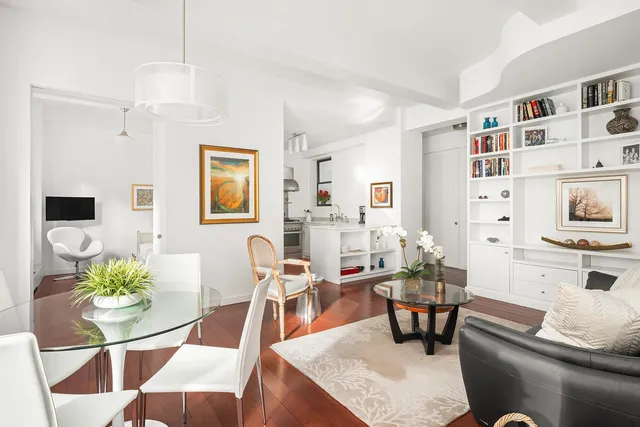 $949,000 | 52 East 78th Street, Unit 4CD | Upper East Side