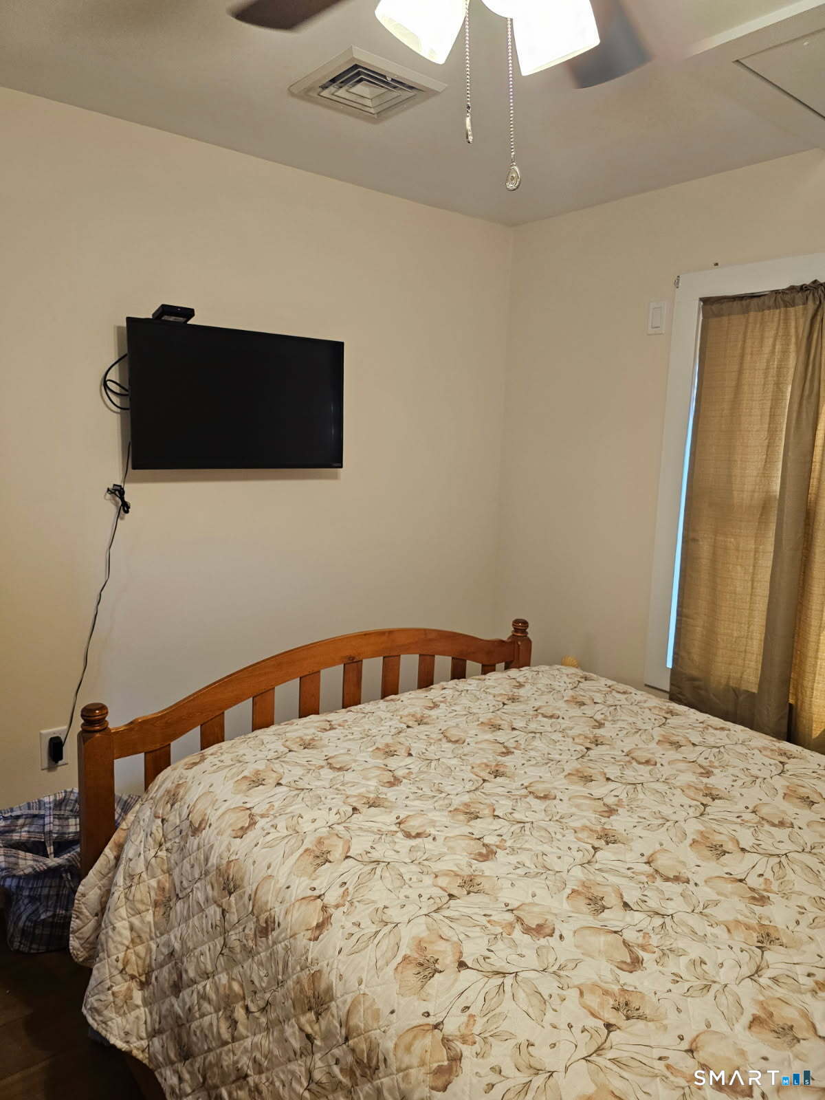 185 Shore Road Waterford, CT 06385 - Photo 13 of 23 Gallery Image 13