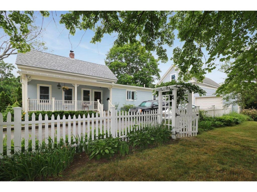 9 High Street Rochester, NH 03867 - Photo 1 of 32