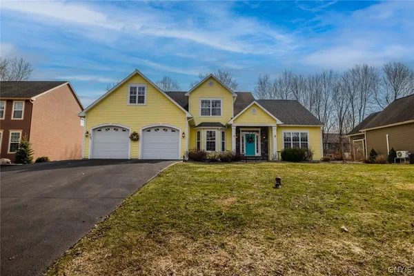 $549,000 | 8782 Wedgefield Lane, Cicero, NY 13039