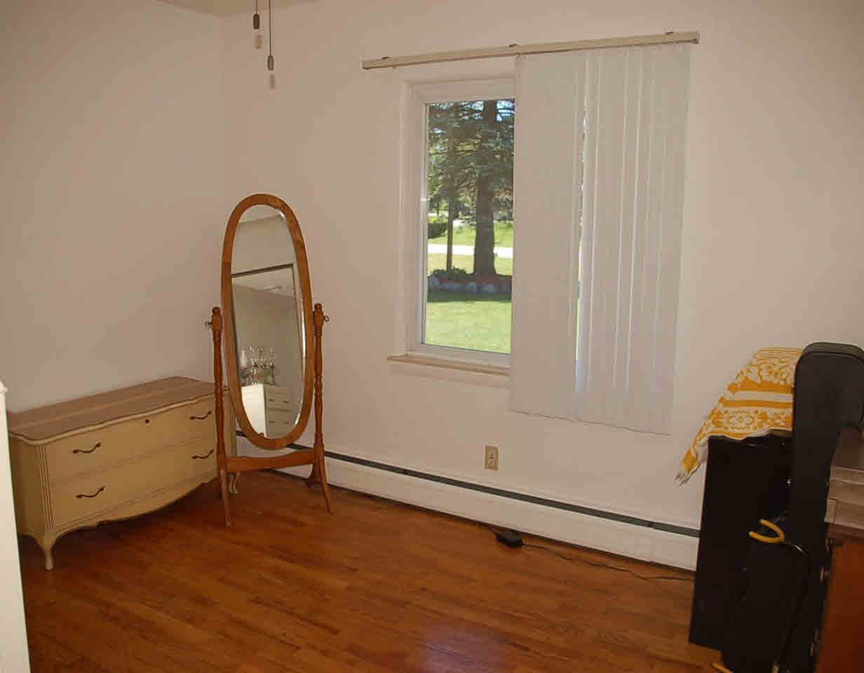 3283 Shannon Road Burton, MI 48529 - Photo 16 of 31 21303366-15.JPG