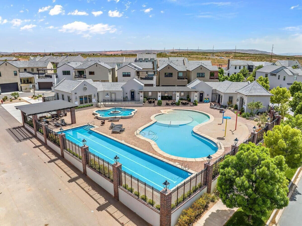 4307 Canterbury Road Hurricane, UT 84737 - Photo 2 of 45 Community pools & clubhouse