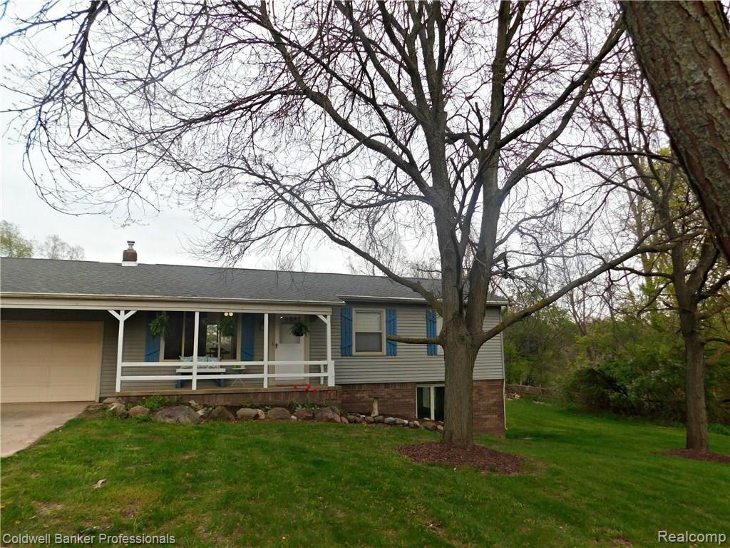 6750 Cuthbert Road White Lake, MI 48386 - Photo 1 of 40 EXT3.JPG
