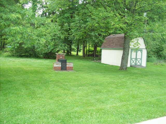 9005 Exeter Road Carleton, MI 48117 - Photo 3 of 11 20094972-2.JPG