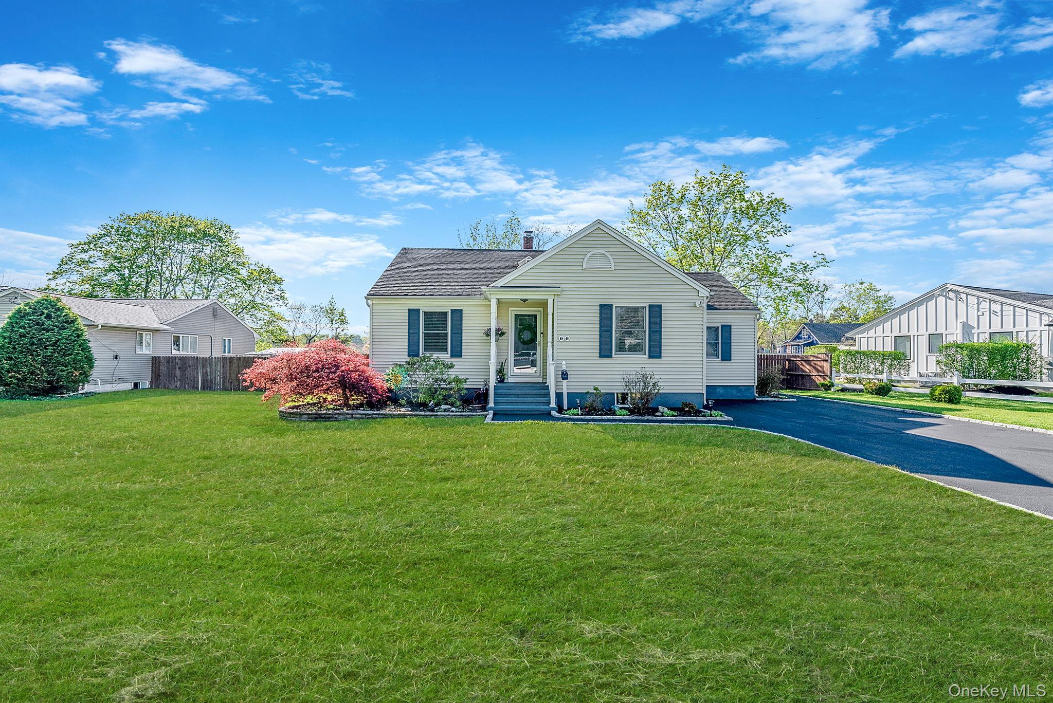 66 Hedge Road East Patchogue, NY 11772 - Photo 9 of 32