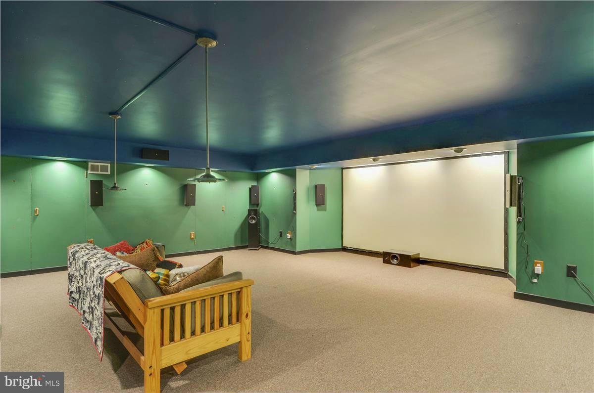18505 Crossview Road Boyds, MD 20841 - Photo 19 of 30 an entryway with a livingroom