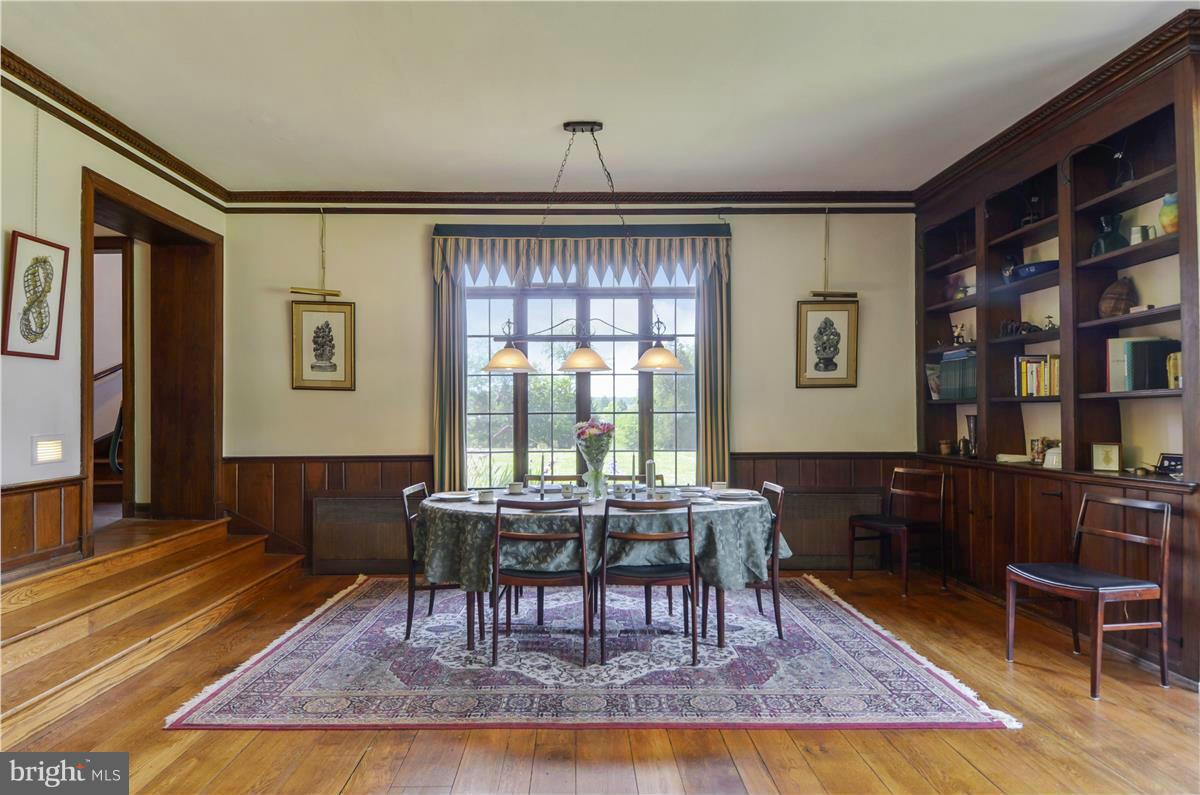 18505 Crossview Road Boyds, MD 20841 - Photo 5 of 30 a living room with furniture and a window