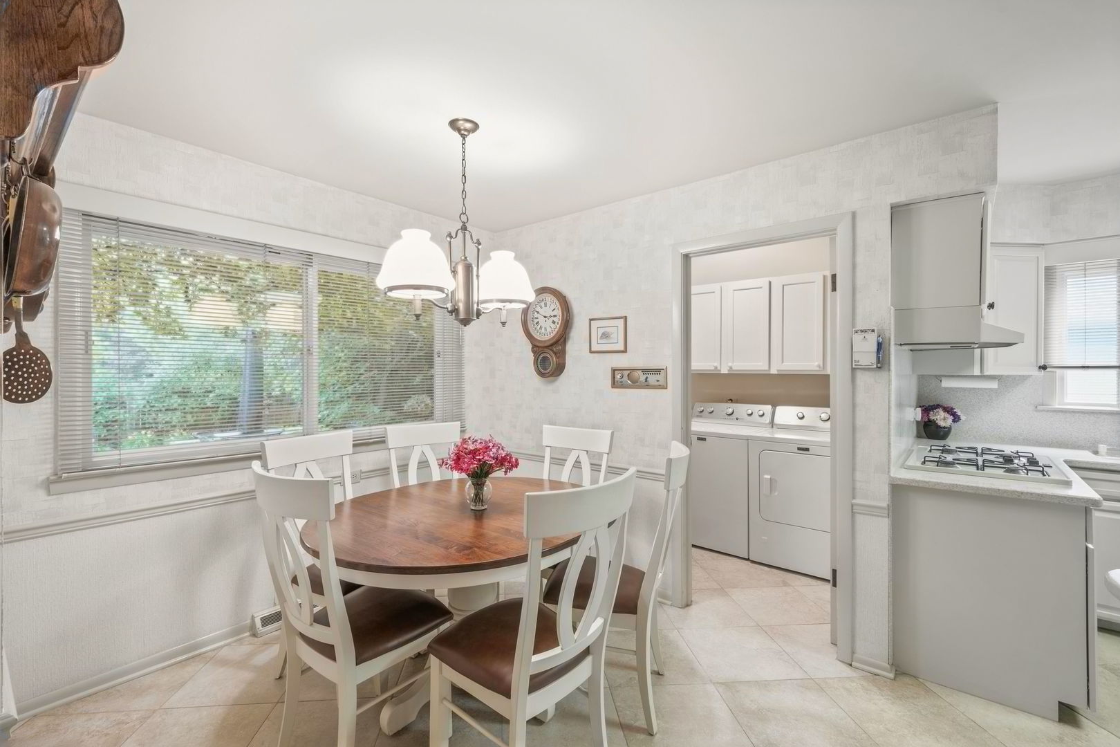 2724 Old Glenview Road Wilmette, IL 60091 - Photo 10 of 32