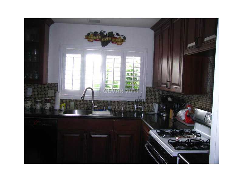3125 Valleywood Road Henderson, NV 89014 - Photo 3 of 28 Kitchen.