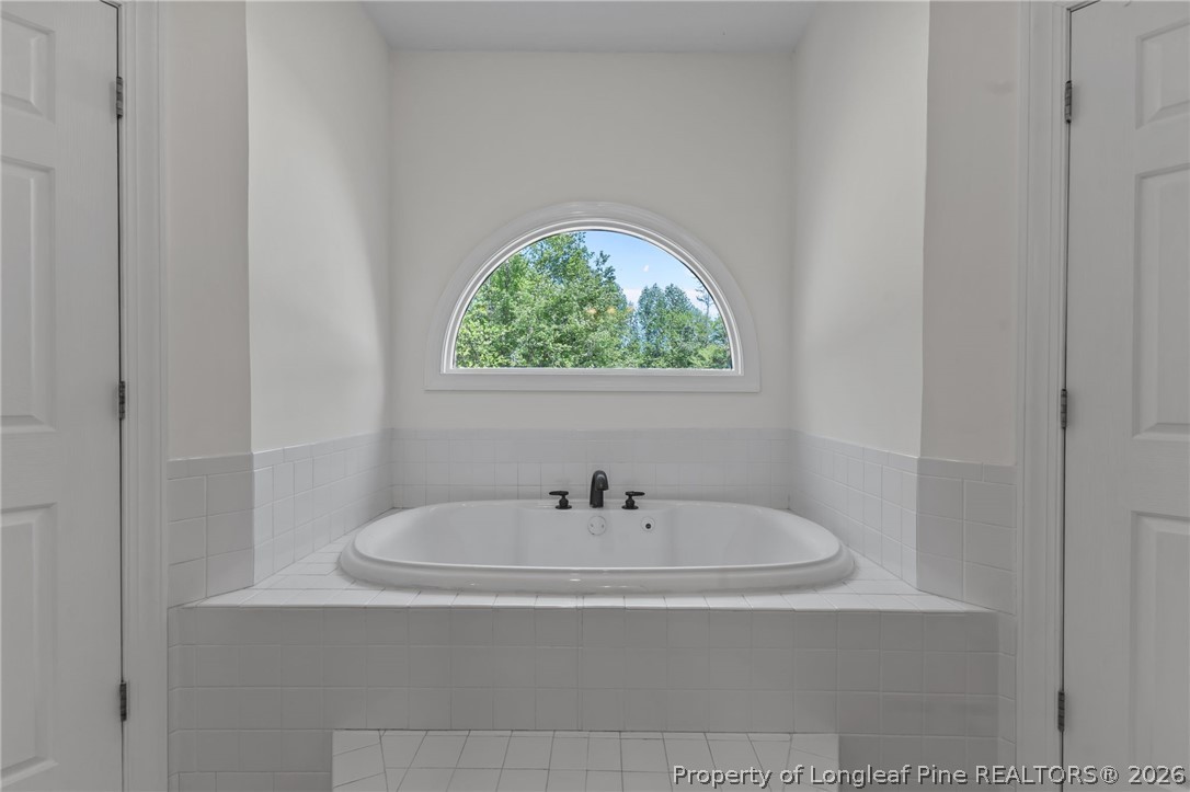 1096 Dean Road St. Pauls, NC 28384 - Photo 25 of 46 Jetted Tub
