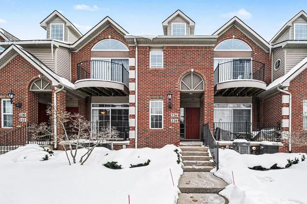 $345,000 | 228 West Oakbrook Drive, Ann Arbor, MI 48103