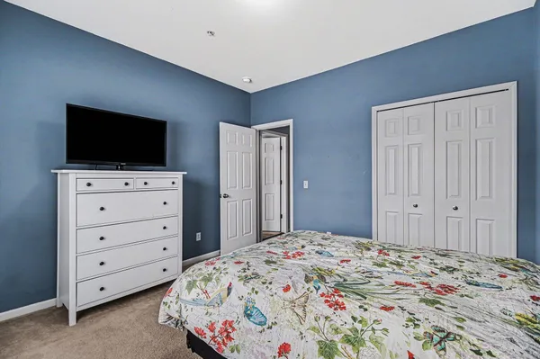 $345,000 | 228 West Oakbrook Drive, Ann Arbor, MI 48103