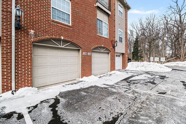 $345,000 | 228 West Oakbrook Drive, Ann Arbor, MI 48103