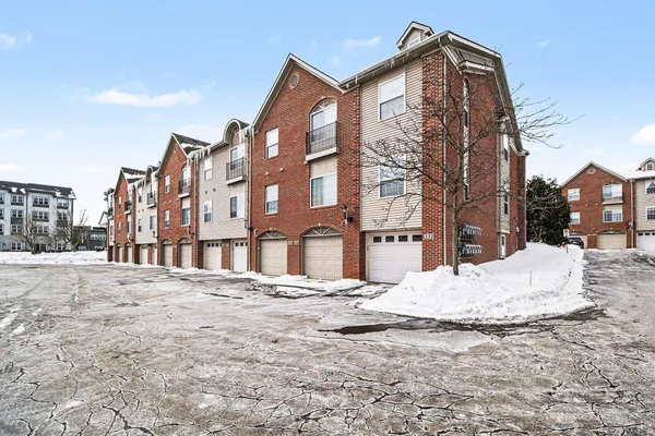 $345,000 | 228 West Oakbrook Drive, Ann Arbor, MI 48103