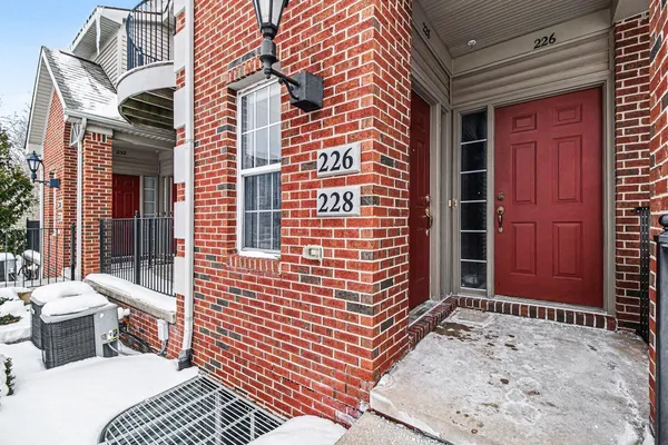 $345,000 | 228 West Oakbrook Drive, Ann Arbor, MI 48103