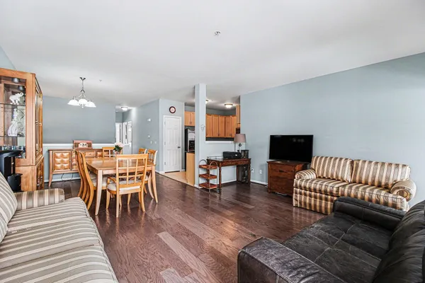 $345,000 | 228 West Oakbrook Drive, Ann Arbor, MI 48103