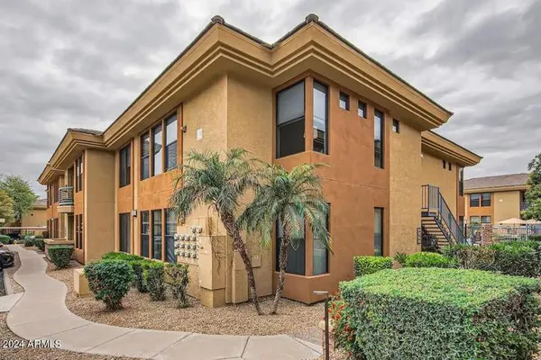 $2,200 | 6900 East Princess Drive, Unit 2111, Phoenix, AZ 85054