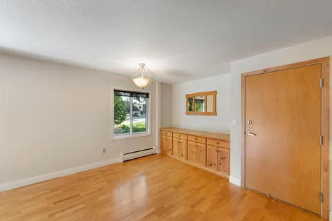 $174,900 | 4820 Park Commons Drive, Unit 235, St. Louis Park, MN 55416