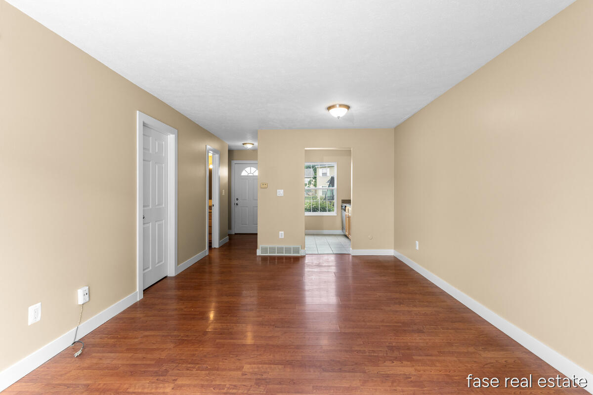 4605 Tabor Road Northwest Comstock Park, MI 49321 - Photo 6 of 23 4605-Tabor_006
