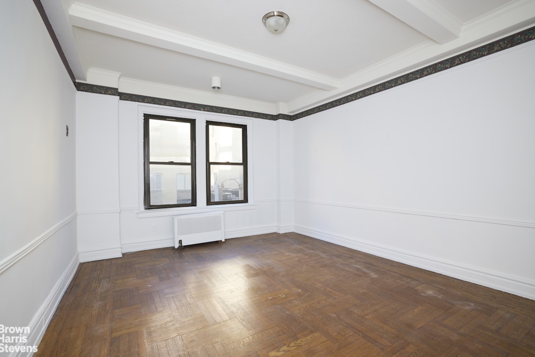 135 East 74th Street, Unit 6A Manhattan, NY 10021 - Photo 7 of 9