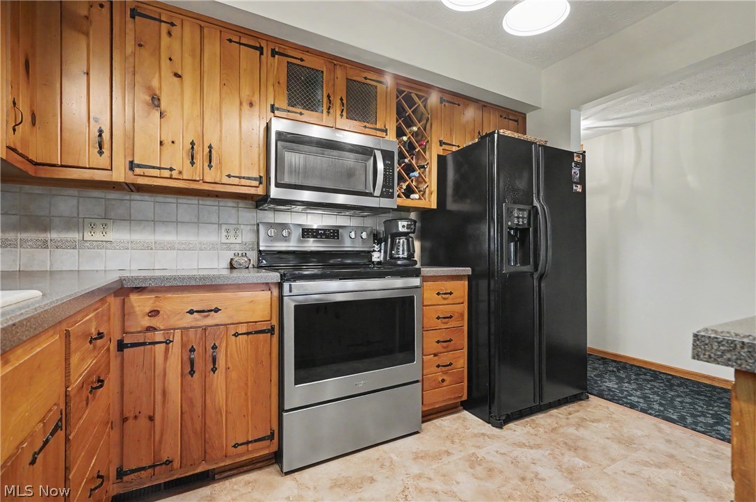 2216 North Medina Line Road Akron, OH 44333 - Photo 15 of 42