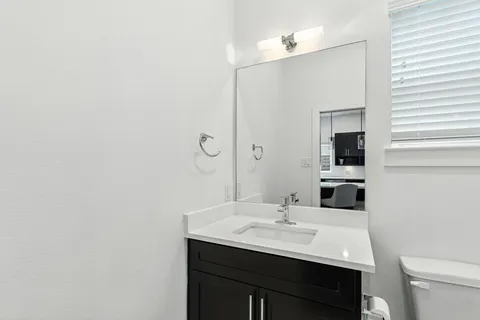 $449,000 | 212 Pheasant Street, Houston, TX 77018