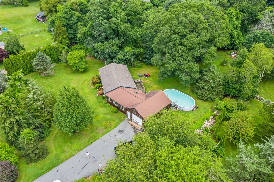 535 Lake Road Tiverton, RI 02878 - Photo 2 of 17