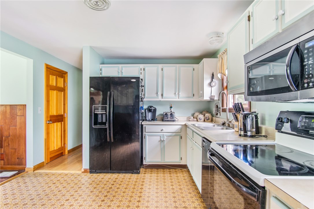 535 Lake Road Tiverton, RI 02878 - Photo 8 of 17