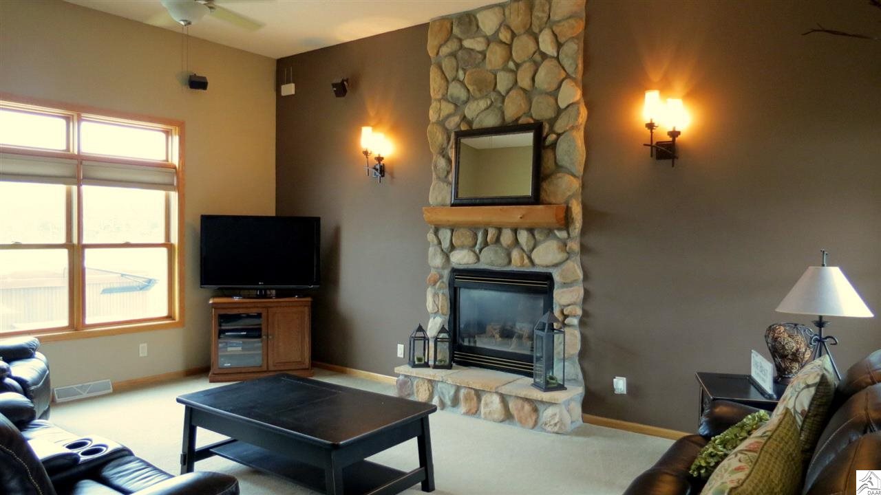 Gas fireplace