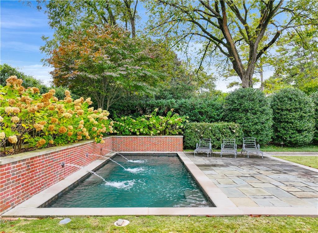 369 Pine Tree Drive Northeast Atlanta, GA 30305 - Photo 9 of 13