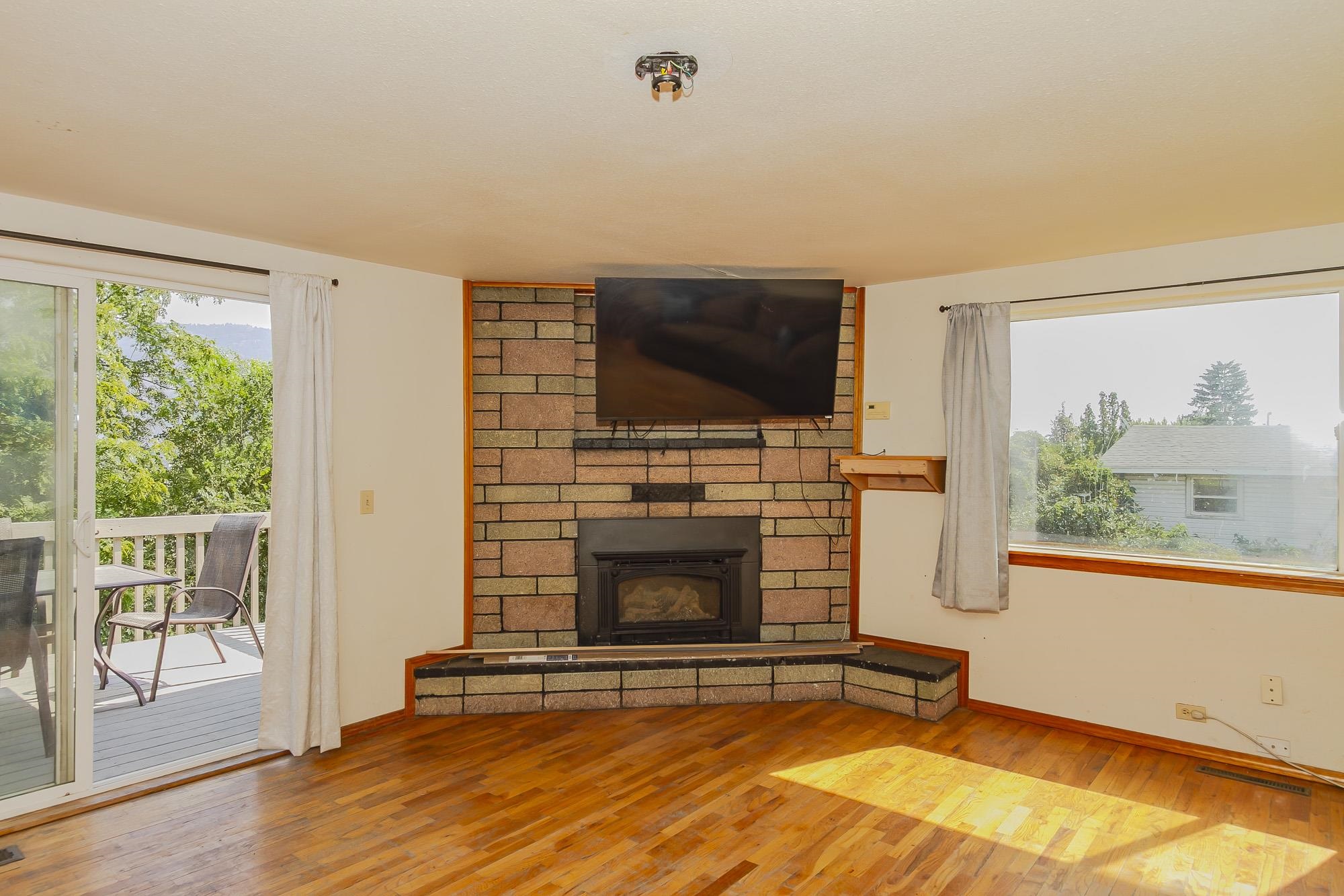 38 Hart Road Oroville, WA 98844 - Photo 9 of 39 Gallery Image 9