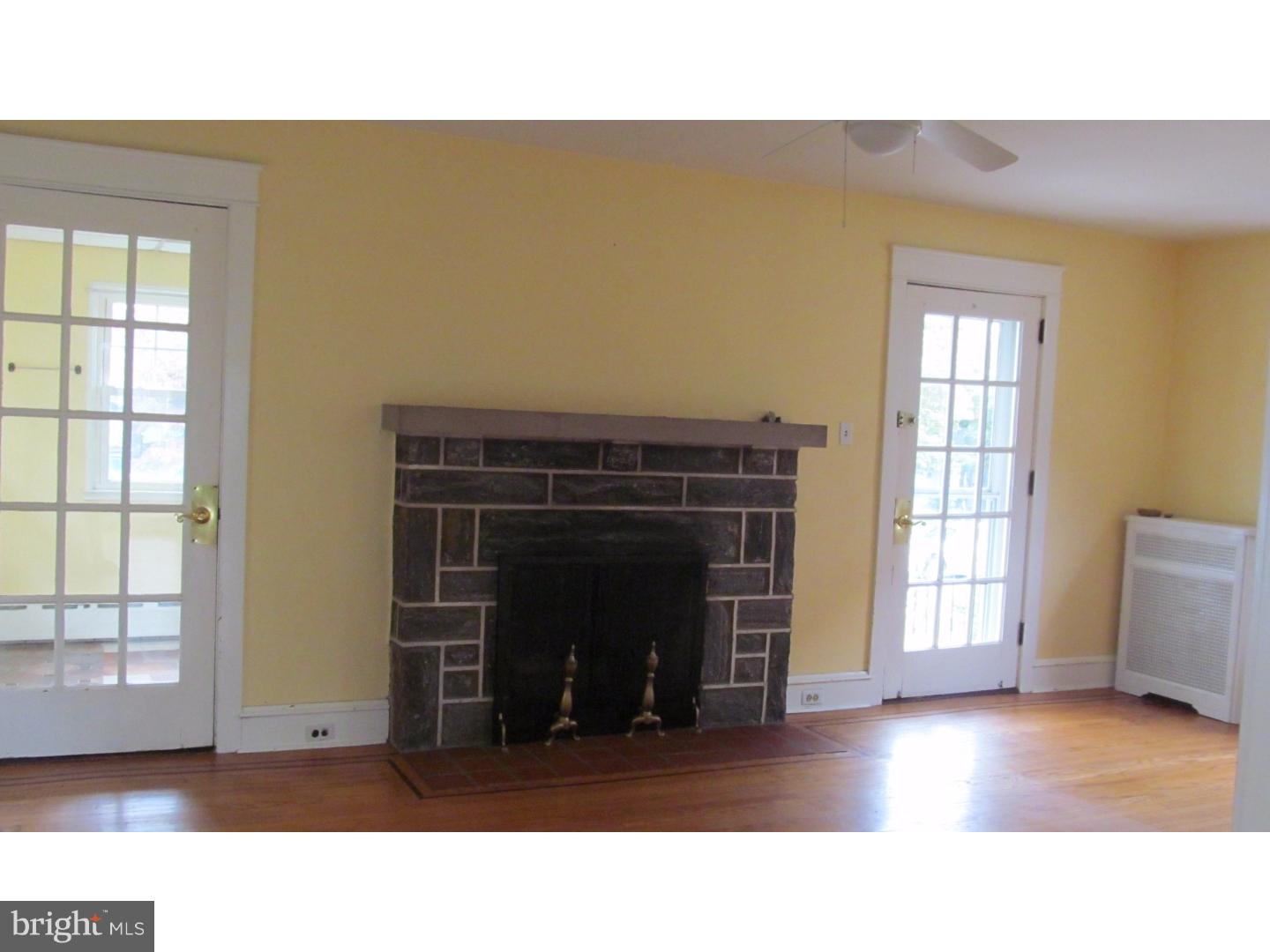 136 Sycamore Road Havertown, PA 19083 - Photo 3 of 16