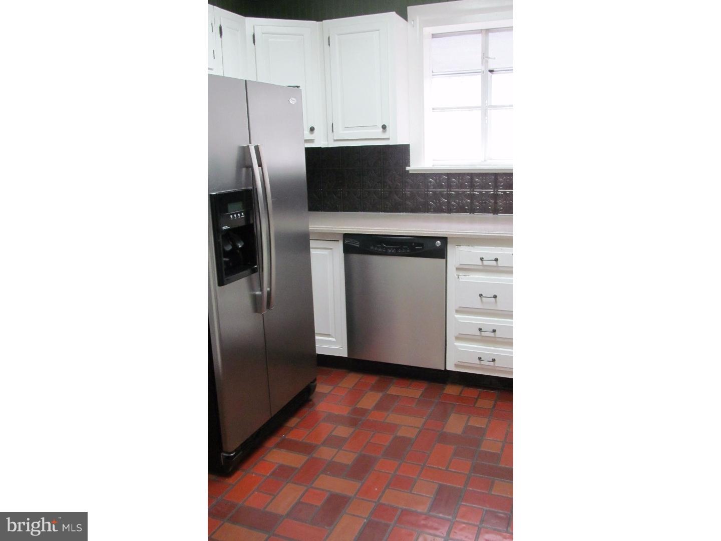 136 Sycamore Road Havertown, PA 19083 - Photo 7 of 16