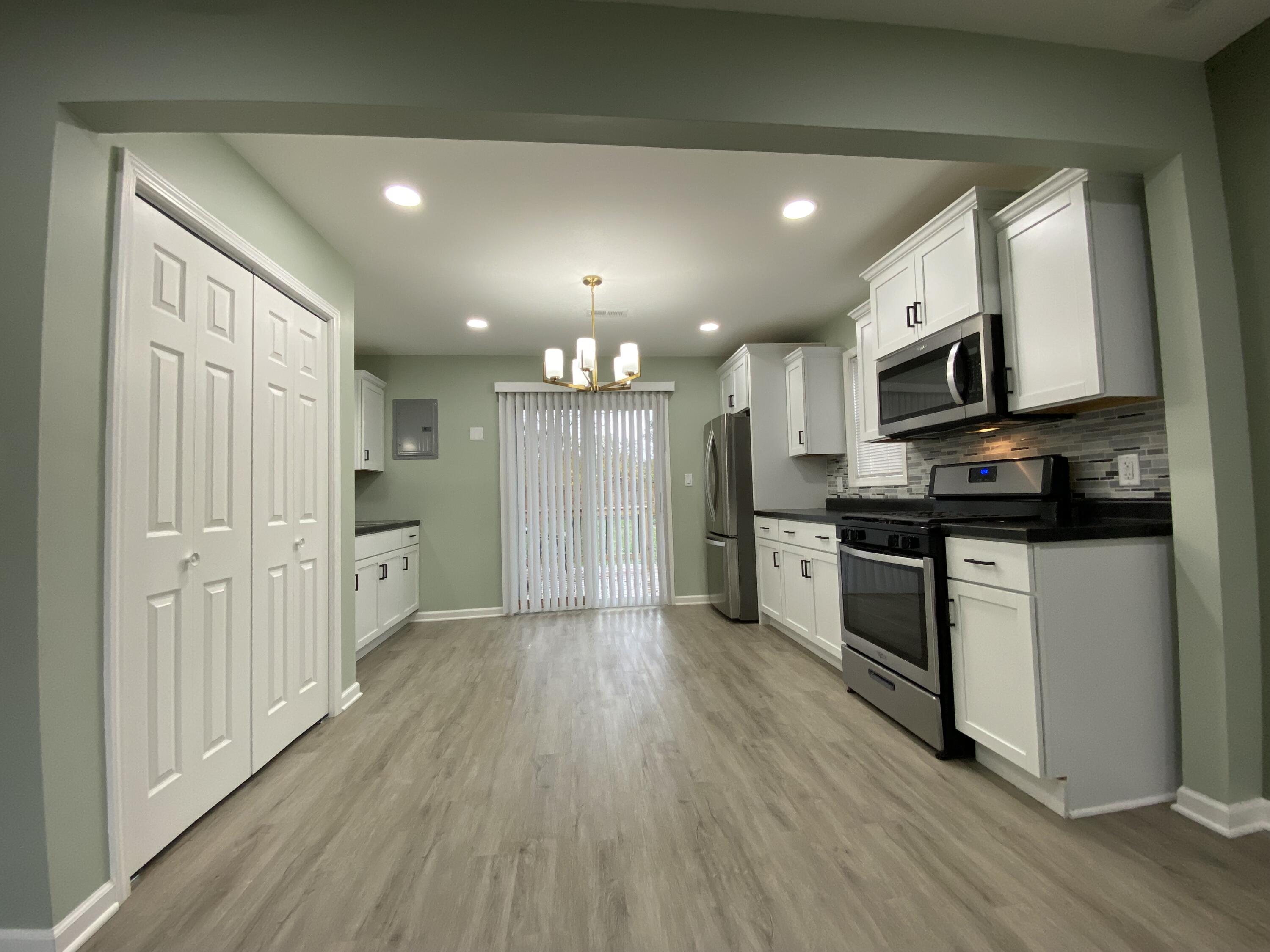 1013 Durbin Street Gary, IN 46406 - Photo 9 of 21 3000x2250