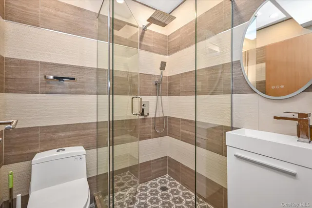 $998,000 | 81-14 Queens Boulevard, Unit PH6C | Elmhurst